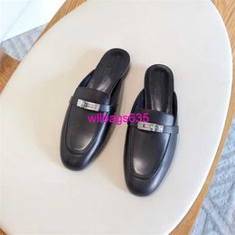 Mules Sandals Half Head Loafers Leather Slippers 2024 Springsummer New Baotou Slippers for Womens Flat Bottom Outwear Half Tuo Muller Shoes F have logo HBDD1G