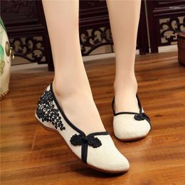 Casual Shoes Canvas Dance Loafers Women Light Walking Shoe Summer Breathable Dancing Sneakers Embroidered Traditional Cloth Flats