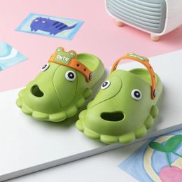 Slippers Spring Cute Cartoon Breathable Holes Shoes Children's Boys Girls Bathroom Summer Outdoor Sandals Kids Slipper