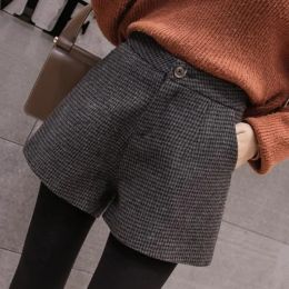 Boots 2023 Autumn High Waist A Line Wide Leg Shorts Winter Wear Boots Shorts Women Winter Thick Wool Houndstooth Shorts Women's C16