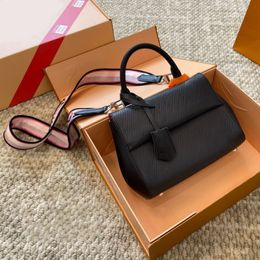 Luxury Designer Cluny BAG Women Shoulder Bag Female Leather Clutch Pochette Classic High Quality Purses Famous Brand Crossbody wallet