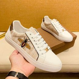 Shoes Mens Luxury Little Bee Casual Genuine Leather Versatile Fashion Board European Goods Trend