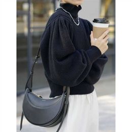 Ladies Hand Bag Manufacturers Promotion Crcent Bag New Genuine Leather French Niche Dign High End Underarm Crossbody for Women