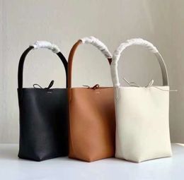 2 Size The Row Tote Bag For Woman Luxurys Handbag Designer Shoulder Bucket Womens Bags Genuine Leather Pochette Crossbody Clutch Medium Fashion Bags 4556