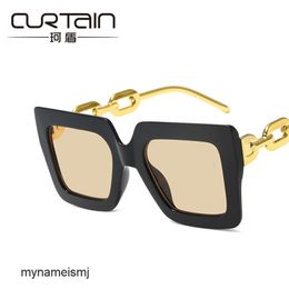 2 pcs Fashion luxury designer Box Chain Sunglasses 2022 New Fashion Big Frame Street Photo Sunglasses Personalised Sunglasses Concave Shape