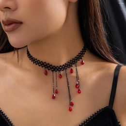 Pendant Necklaces Gothic Red Blood Droplet Crystal Necklace For Women Vintage Dark Hollowed Lace Figure Tassel Chokers Accessories Fashion