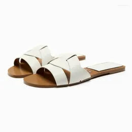 Slippers TRAF Woman's White Flat Sandals 2024 Beach Casual Ladies Elegant Round Toe Flip Flops Female Summer Slingback