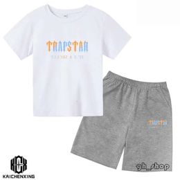 T Shirts 2024 Summer TRAPSTAR Tshirt Kids Boys Beach Shorts Sets Streetwear Tracksuit Men Women Clothes Girls Sportswear 8618
