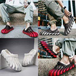 Popular Sandals Painted Claw Golden Dragon EVA Hole Shoes Thick Sole Sandals Summer Beach Men's Shoes Toe Wrap Breathable Slippers GAI