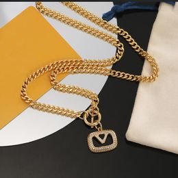 Brand Designer Necklaces Mens Womens Classic Crystal Letter Necklaces For Women Necklace Jewellery Daily Valentines Day Gifts Accessories