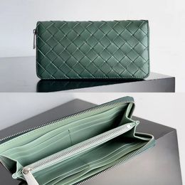 NEW woven the long wallet is simple and durable and can be used as a men's gift The space capacity is large and the zipper runs smoothly The detailed