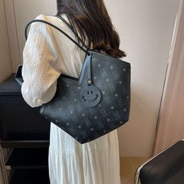 Bucket Bag Designer Hot Sale Fashionable and Minimalist Style New Shoulder with High-end Texture Level Womens