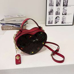 Shoulder Bag Designer Hot Brand Familys New Old Flower Love Box Womens Bag Classic He Cute Heart Stripe Crossbody