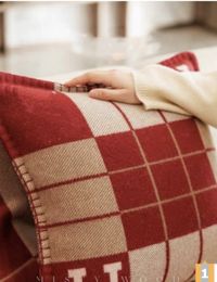 1500g Red H Blanket Girls Gift Top Quailty Wedding Worm Winter H Designer 90%WOOL 10%cashmere Blankets Pillows Cushion For Living room sofa Ins Home Luxury Gig Size