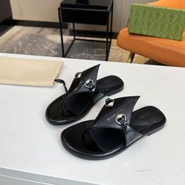 Summer Women Fashion Sandals Designer Comfortable Casual Flat Shoes Minimalist Vacation Beach Flip flops