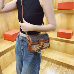 Shoulder Bag Designer Best-selling Brand Fashionable Contrasting Color Chain Small Square Autumn New Style Versatile Womens Crossbody