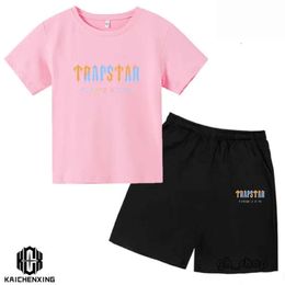 T Shirts 2024 Summer TRAPSTAR Tshirt Kids Boys Beach Shorts Sets Streetwear Tracksuit Men Women Clothes Girls Sportswear Shirt 6919