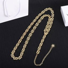 Designer Labyrinth Waist Chain Womens Vintage Gold Chains Belts Casual Waist Band Fashion Characters Pendant Waistband Luxury Alloy Metal Girdle Chain Belt
