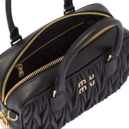 Miui Matelasse Bowling Top Handle Evening Bags 10a Designer Tote Womens Genuine Leather Crossbody Handbags Wallet Man Pochette Clutch 5254