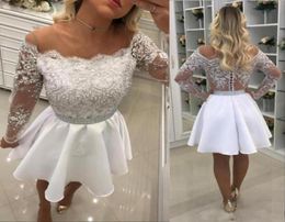 Off Shoulder Appliques Lace Homecoming Dresses Long Sleeves Short Prom Dresses Beaded Pearls See Through Back Cocktail Party Gowns9523635