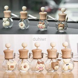 Car Air Freshener Car air outlet perfume bottle Car aromatherapy bottle Wooden lovely essential oil bottle Car decorative accessories diffuser 24323