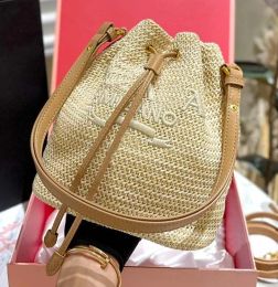 Tasarımcı Çanta Çanta Kadın Saman Çantalar Naylon Omuz Çantaları Hobos Under Embor Bag Zincir Çantalar Tasarımcı Crossbody Bagetler