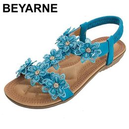 BEYARNEComfortable flat sandals women big size summer shoes woman bohemia flowers rhinestone beach ladies shoes thongs 240312