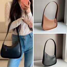 2024 The Ro w Half Moon Bag Axillary Handbag Smooth Leather Luxury Women Designer Bags Flat Shoulder Strap Curved Zipper Closure Clutch Tote Fashion Underarm Purse