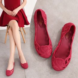 Flats red/black jelly shoes woman round toe cutout flats antislip transparent pvc beach shoes female summer slip on loafers 2023