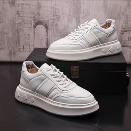 Trendy Shoes New Board Shoes Versatile Small White Shoes Men Korean Version Of Sports Casual Shoes Fashion Men's Platform Shoes 1H5