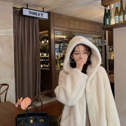 Snow Pear Lady Qian Plutocrats Mink Temperament Celebrities Zimowe ubrania Średnie długi aksamitne imitacja futra Fur Płaszcz Kobieta moda