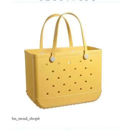 Fashion Bogg Bag Shoulder Bags Large Waterproof Soft EVA Punched Organizer Summer Water Park Sea Storage Tote Handbags Luxury Designer Purses Women Stocks 635