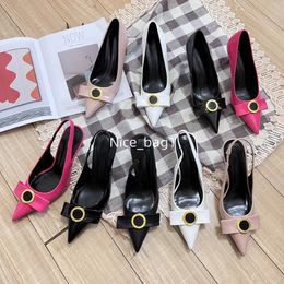 Slingback kadın yüksek topuklu tasarımcı yay siyah deri sivri elbise parti ayakkabıları Toe sandaletler tek ayakkabı beyaz topuk rahat moda rahat sandalet