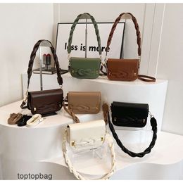 Designer Luxury fashion Shoulder bags Korean Small Fragrant Style Womens Bag 2023 Fashion Trend One Shoulder Crossbody Small Square Bag