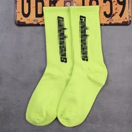 Mens Socks SEASON 6 CALABASAS Skateboard Fashion Mens Letter Printed Socks Sports Socks Sockings Hip Hop F2