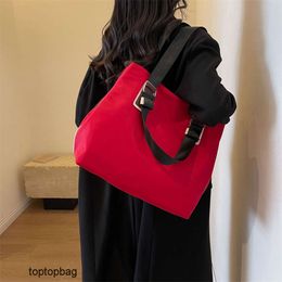 Designer Luxury fashion Evening Bags 2024 New Large Capacity Travel Tote Bag Fashion Versatile Solid Color Nylon Single Shoulder Crossbody Casual Womens Bag