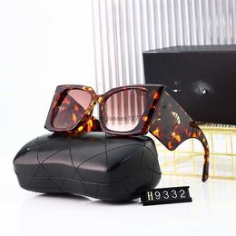 Fashion Designer Cool sunglasses 2024 Large frame fashionable and UV resistant trendy street photos circular outdoor high-end