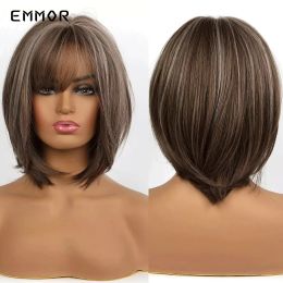 Wigs EMMOR Short Straight Light Brown Layered Hair Wig with Highlights for Women Heat Resistant Natural Synthetic Bob Wigs with Bangs