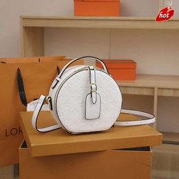 Manufacturer of Light Luxury Brand Bag High End Casual Small Round 2024 New Womens Fashionable Handheld and Versatile Commuting Shoulder