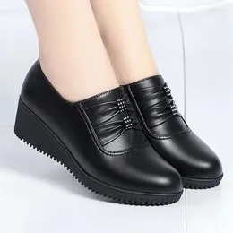 Casual Shoes 2024 Spring Mom Black PU Leather Flats Comfortable Slip-on Women's Loafers Wedges Sneakers Woman Granny Ballet