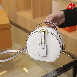 Manufacturer of Light Luxury Brand Bag Single Shoulder for Women in 2024 New Spring Trend Fashionable and Personalised Casual Handbag Crossbody Round Cake Small