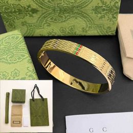 Bangle designer Luxury Box Packaging Designer High Sense Womens Gift Silver Plated Spring Style Letter Quality Couple Family Bracelet PC1G