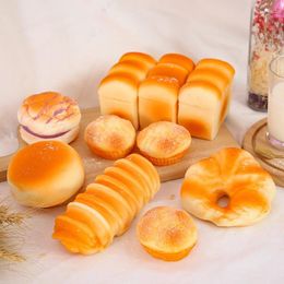 Decorative Flowers 1PC Artificial Bread Simulation Food Model Dollhouse Miniature Home Decoration Shop Window Display Pography Props Table