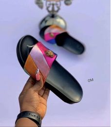 Kurt Geiger Women Flat Bottom Slippers Splice Rainbow Sandals Designer Shoes Fashion Eagle Head Inlaid Diamond Slipper Summer Beach Luxury Flip Fashion Shoes F3355