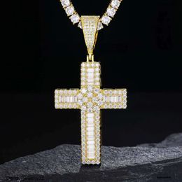 Nuovo design Hip Hop Gioielli Sterling Sier VVS Baguette Moissanite Ciondolo croce con diamanti per uomo donna