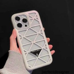 Designer Luxury IPhone Cases For Phone 14 Pro Max Case 13 12 11 Fashion Designer Mens Phonecase Hollow Out Shockproof Shell Back Cover D238115CYD0R