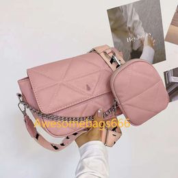 Designer new 2023 Shoulder Bags Evening Cheap Purses fashion brand Super Fengxiang Lock Chain Single Oblique Span Net Red Small Square womens Bag