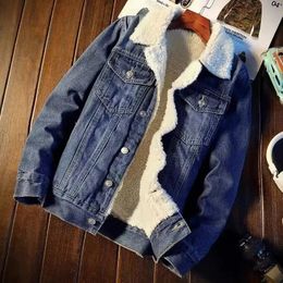 Plush Lining Denim Jacket Male Warm Fleece Stylish Pockets Buttons Jean Outerwear Winter Men Jean Jacket 240309