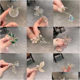 Pins Brooches 2022 New Fashion Fawn Brooch Simple Temperament Suit Pin Fixed Clothes Button Cats Eye Rhinestone Drop Delivery Jewelry Otrvf