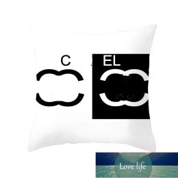 Pillow Light Lux Designer Throw Pillows Black and White Throw Pillow Letter Logo Colourful Square Home Pillow Cover Sofa Decoration Pad 45 x 45cm wit